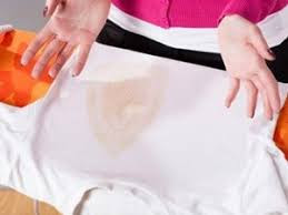 Manchas no ferro de passar roupa podem ser um problema comum, seja por queimaduras em tecidos,