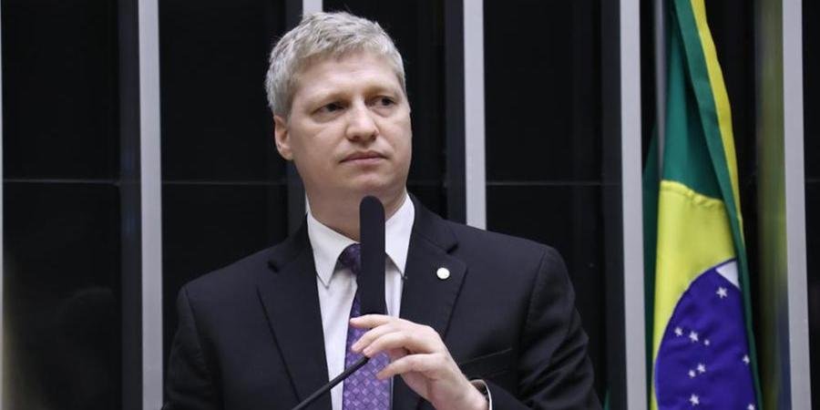 Eduardo também acusou gaúcho de se beneficiar da popularidade da onda bolsonarista em 2022 | Foto: Marina Ramos / Câmara dos Deputados / CP