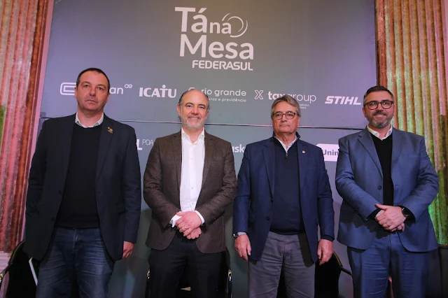 Foto de Sérgio Gonzalez  da esquerda para a direita:Alexandre Velho, Rodrigo Sousa Costa, Gedeão Pereira e Antônio da Luz
