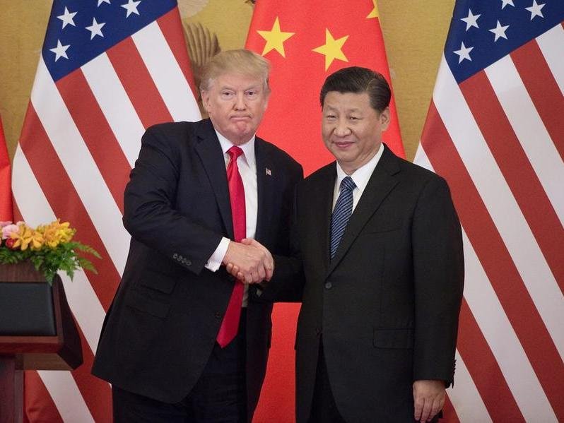 Pequim precisa "retomar a compra de soja, pelo menos nos volumes de antes", e parar de mandar fentanil para os EUA, afirmou Trump Foto : NICOLAS ASFOURI / AFP
